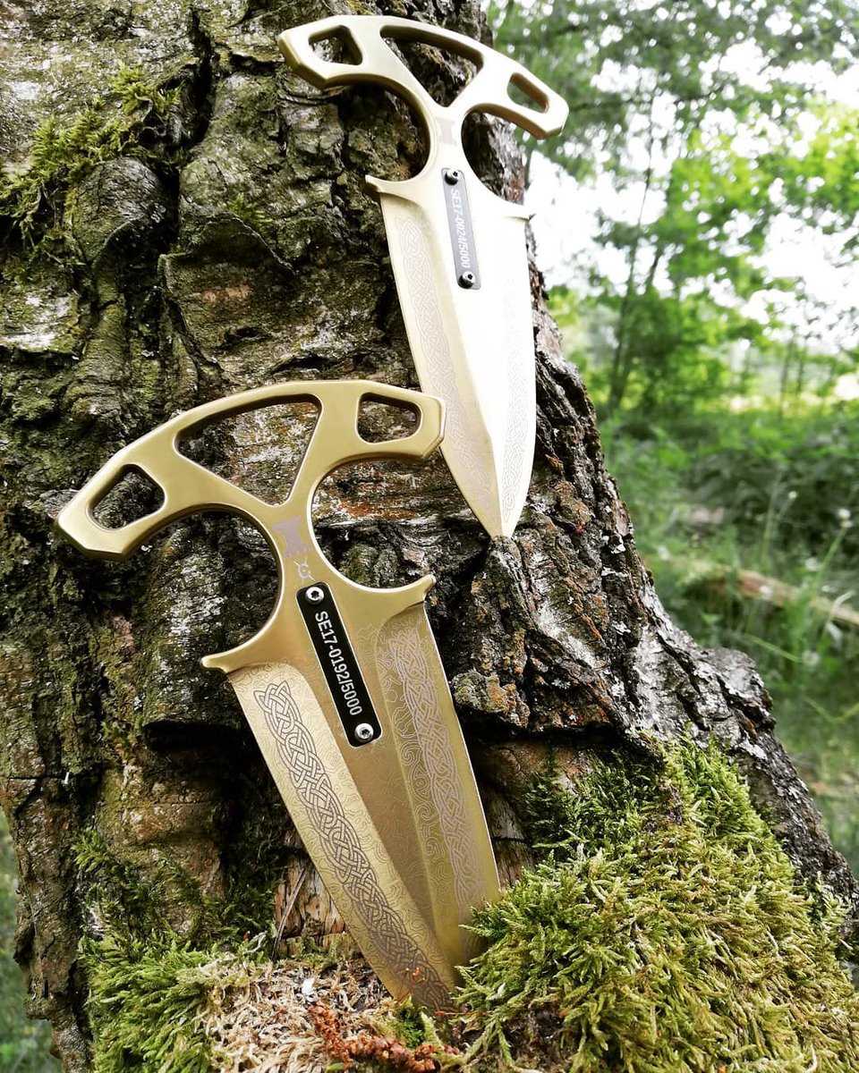fadecase's tweet photo. Have a great Friday! 🔪
📷 @fenixheat  🔥
.
#FadeCase #SkinsGetReal #Knifetography #Repost #ShadowDagger https://t.co/g7NONPD8h8