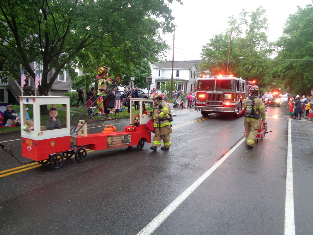 IthacaFFs's tweet photo. Great showing at the #IthacaFestival parade last night! #twithaca https://t.co/fDYGkItzhD