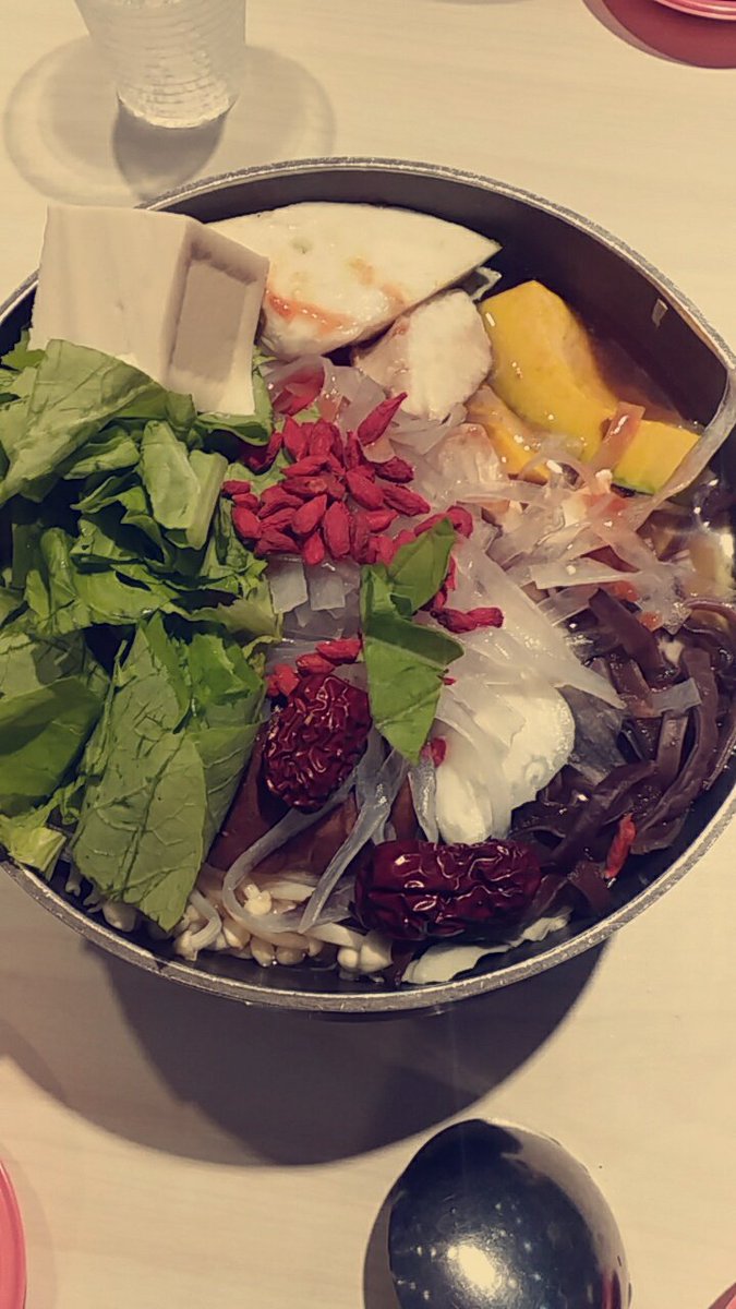 NIUEducate3's tweet photo. @NIUEducate 
Enjoyed some hot pot for dinner after our final day teaching at Xin-Gang! Such a great experience teaching the 8th and 9th grade students at this school. 😁 https://t.co/Q6EX7ABq3F
