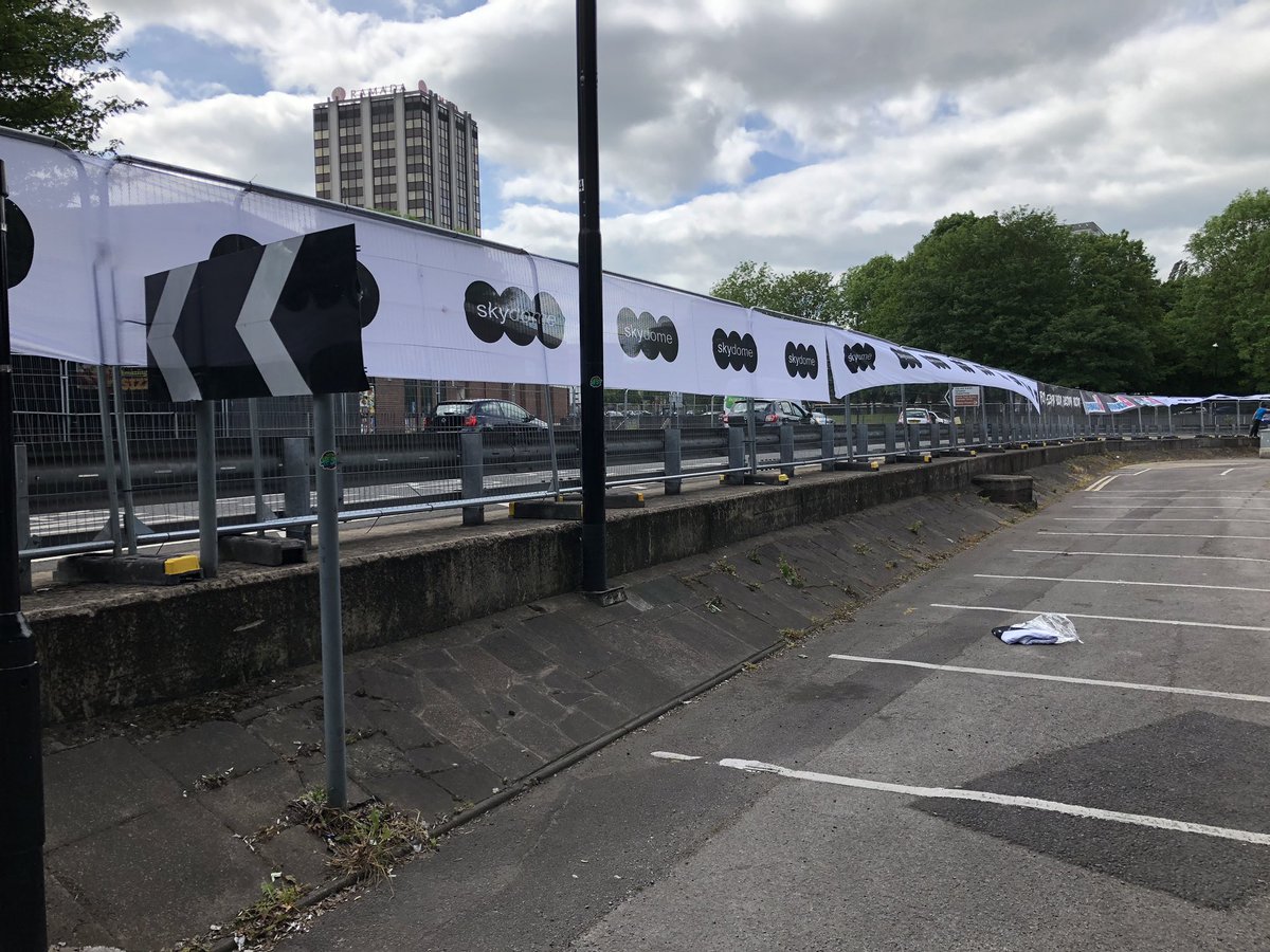 BennionRox's tweet photo. Arena building for Cov Motofest https://t.co/FhLyplDpZi