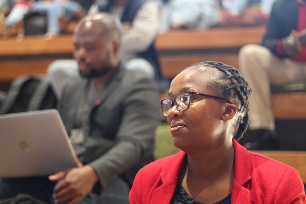 Geekulcha's tweet image. #SS19Hack ICT Industry Discussion facilitated by Startup Grind Kimberley, @TshegoChif was a gathering of:

- Government Officials
- Students
- Industry Leaders
- Hackers
- Etc.

Discussing ICT in terms of the Society, Economy and Security.

#StartupGrind #ITWebSS2019