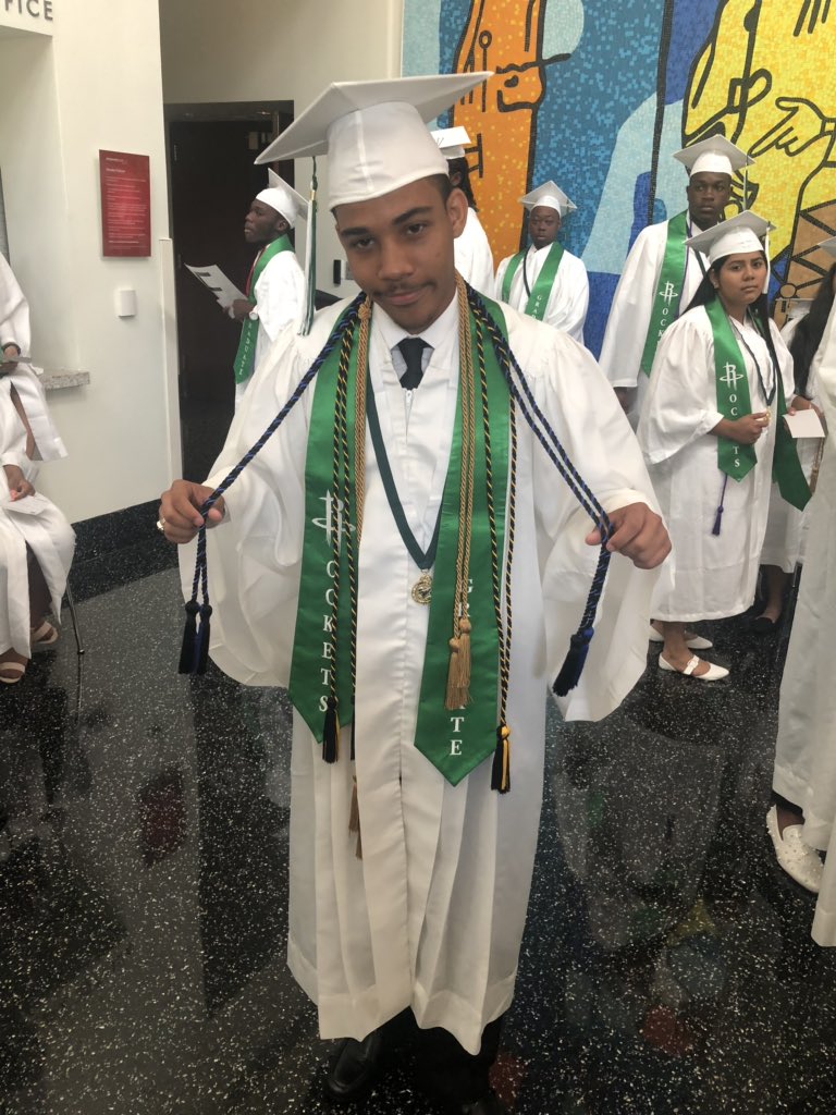 Congrats to our Post 250 graduates. Miami Central Sr. #movingon