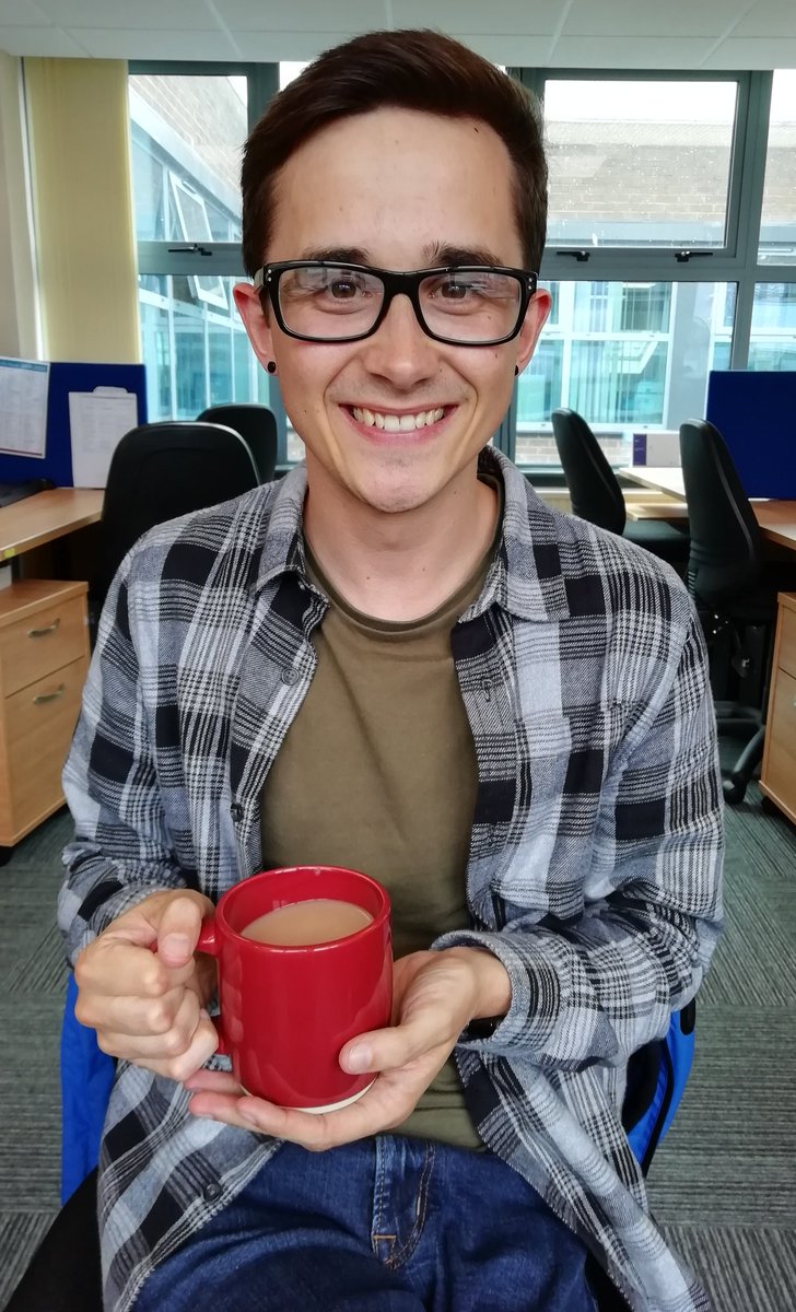 CarlisleEdenCA's tweet photo. Darren watched #InsideTheFactory and has tested the tip to use a red mug and let it brew for exactly five minutes.
His verdict? Look at that smile!!! He reckons it works!
#redmug #fivemins #nosugar #fridayfeeling https://t.co/OA5wigDk24