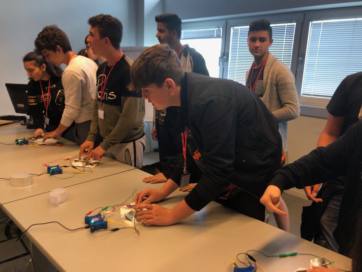 RemediaItalia's tweet photo. #ASIOPENDAYS
Studenti entusiasti di fronte all'esplorazione dello spazio 🚀🚀🚀 e non solo!
Orgogliosi di occuparci di Education e di investire nelle nuove generazioni e nel loro futuro!
@RemediaItalia 
#getinspired https://t.co/MSUVDitDZA