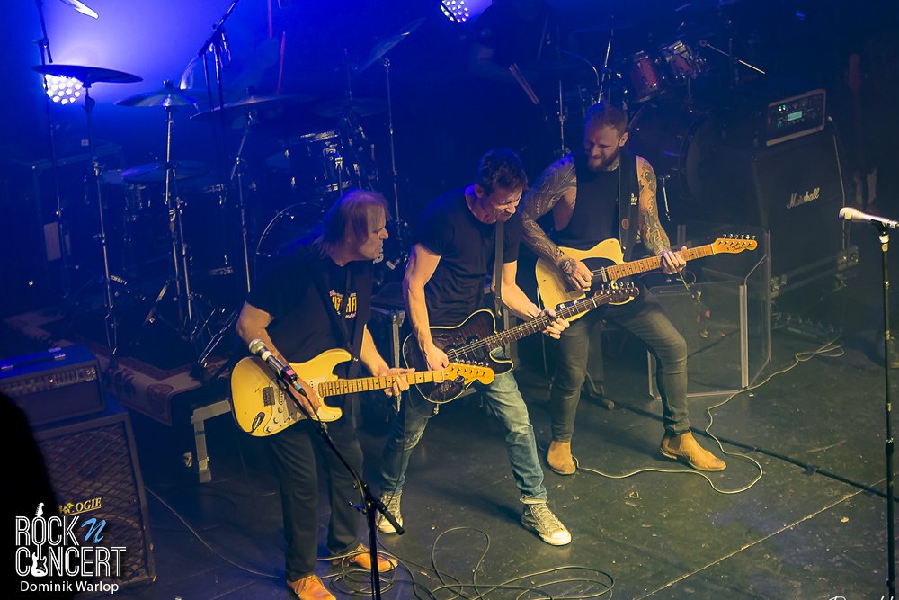 RocknConcert's tweet photo. Notre #livereport du festival Rockin The Blues à la @LaCigaleParis est en ligne : https://t.co/xJWLzh6UBv @RTB_Festival @KrisBarrasBand @JonnyLangBand @waltertrout @GDP @ProvogueRecords @REPLICAPROMO https://t.co/SrSKf64X3t