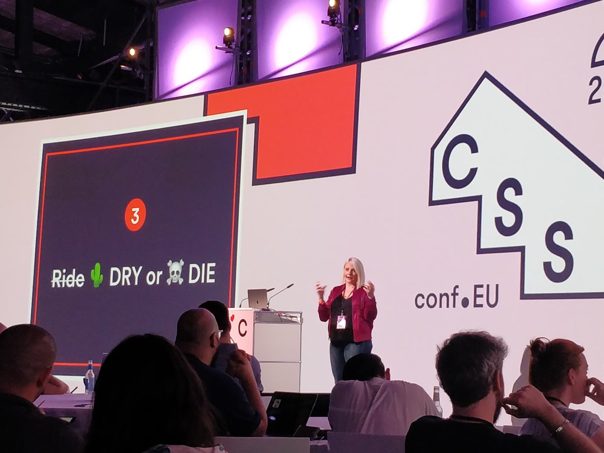 MartinDevNow's tweet image. @AT_Fresh_Dev Alex Tait giving her talk at #CSSConfEU about #FunctionalCSS @rangleio