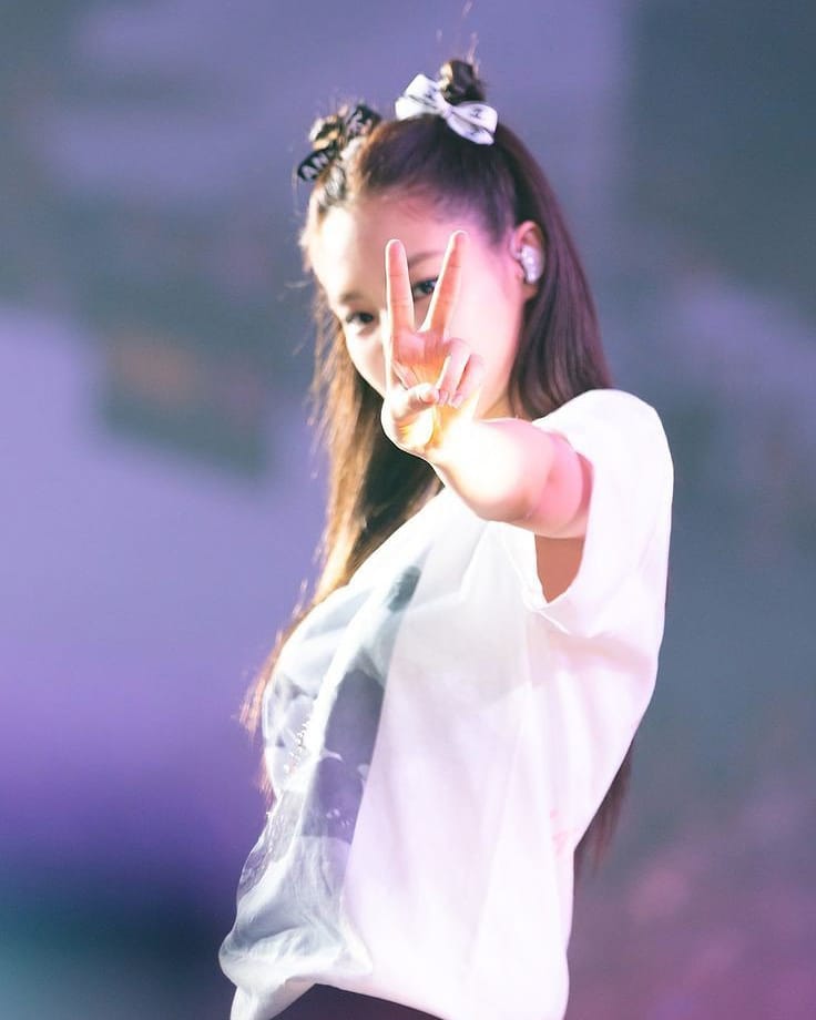 _jenniechanel's tweet photo. I love you 3000 times✨

#3YearswithJennie https://t.co/NsPHopyKz1
