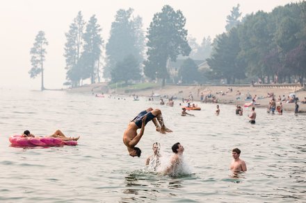 hub4hugs's tweet photo. "25 Writers on Their Favorite Beach Vacations" by MOLLY BENNET and THE NEW YORK TIMES via NYT https://t.co/hGUARZdzhU https://t.co/9hBKybqwkA