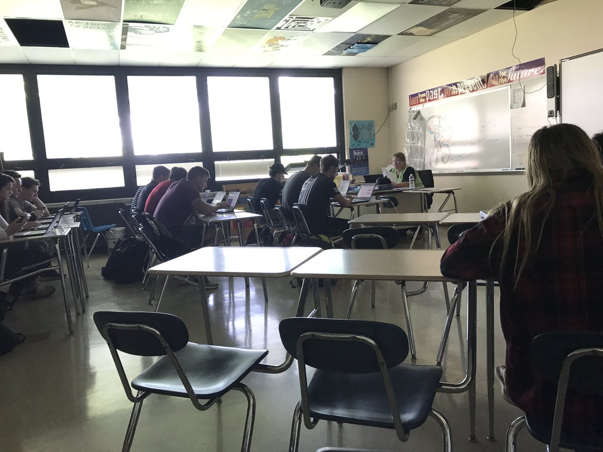 Mrs. Shrope’s American Studies 2 class working hard to complete their 1980’s powerpoints! #1980s <a href="/hprhs_heidi/">Heidi van den Heuvel</a> <a href="/hprhs_ryan/">Ryan Freda</a> <a href="/24frogger/">Jill Shrope</a> <a href="/HPRwildcats/">High Point Regional High School</a> 🐾🐾