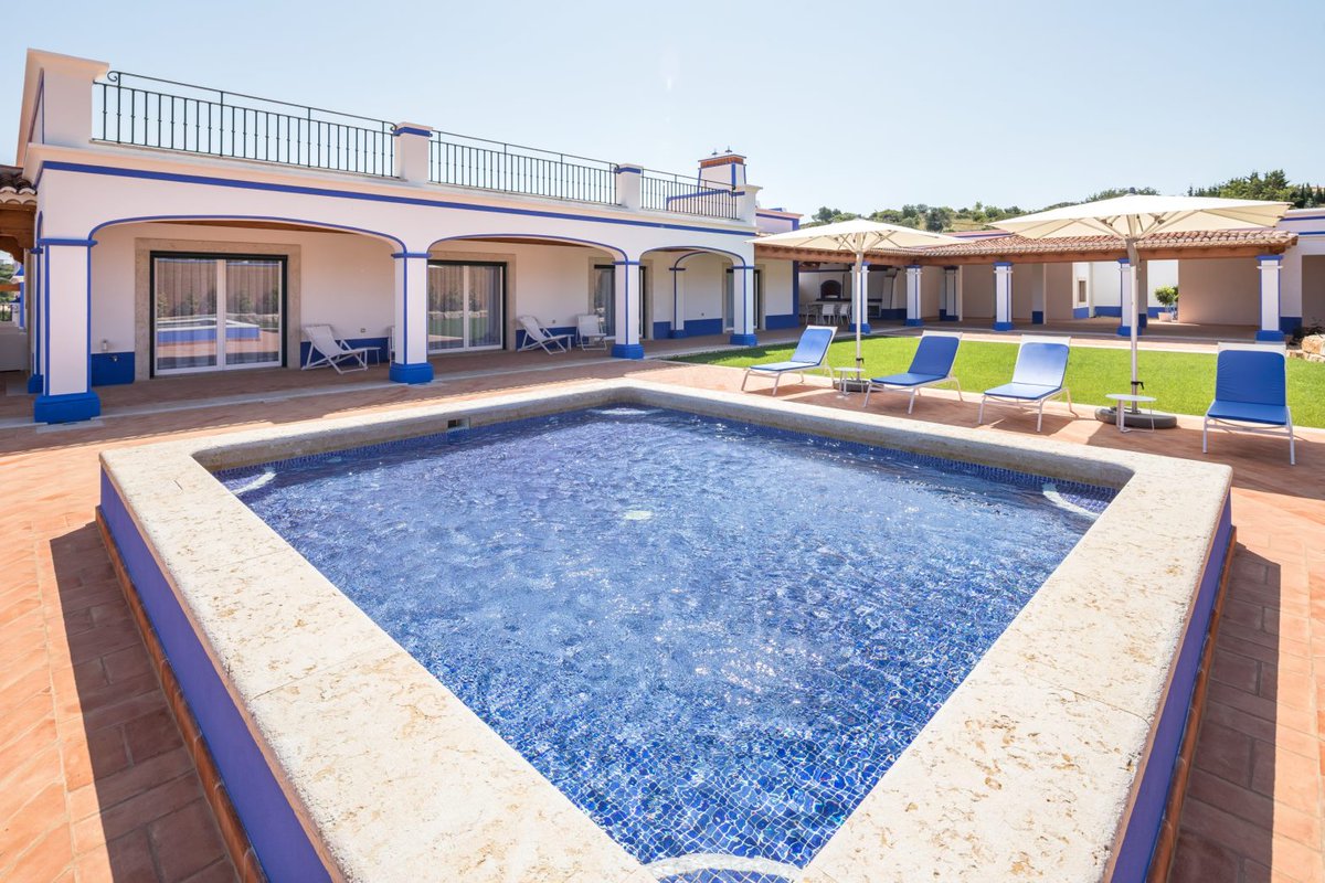 villaselect's tweet photo. Are you still looking to book your #summer 2019 villa #holiday? 

These 3 properties are offering a 20% discount for selected weeks in #August! 

Casa Lindinha>https://t.co/6fKeN3o8zI
Casa Phoenix>https://t.co/mN9ZvT1LQz
Casa do Lua>https://t.co/1cpelH55pL https://t.co/GN9aBT3W7i