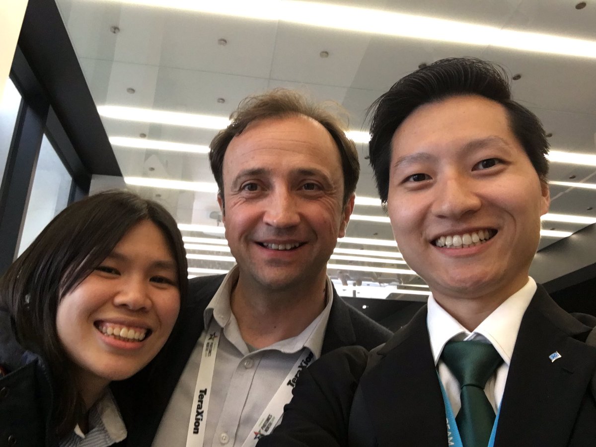 Great to catch up with ORC alumni, profs, and friends at #ETOP2019/#PhotonicsNorth in #Québec 🇨🇦🍁
Wish everyone all the best! 💡⚡️

<a href="/ETOP2019/">Education and Training in Optics and Photonics</a> <a href="/PhotonicsNorth/">PhotonicsNorth</a> <a href="/orctweets/">ORC Southampton</a> @IDL2019 #IDL2019 <a href="/IEEEPhotonics/">IEEE Photonics Society</a> <a href="/SPIEtweets/">SPIE</a> @SPIEevents <a href="/OpticalSociety/">The Optical Society now Optica</a>