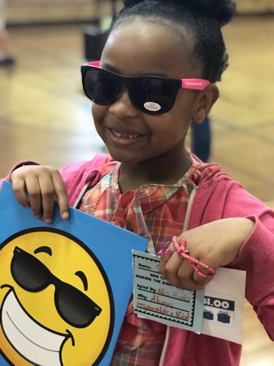 YatesSCSD's tweet image. ispy winner and walked away with two awards at the May assembly... This is #schenectadyvibes !!!#choosekind @SCSchools