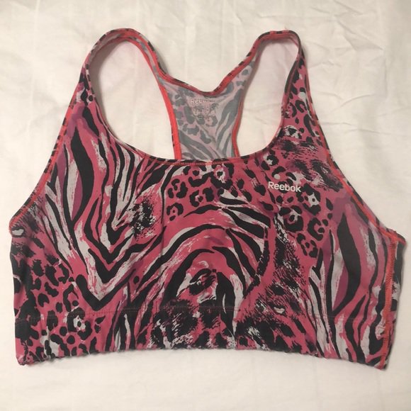 msaprilmae's tweet photo. So good I had to share! Check out all the items I'm loving on @Poshmarkapp #poshmark #fashion #style #shopmycloset #reebok #tilyoucollapse #alianaswim: https://t.co/tm05Mtyezl https://t.co/NjjAwOhaEe