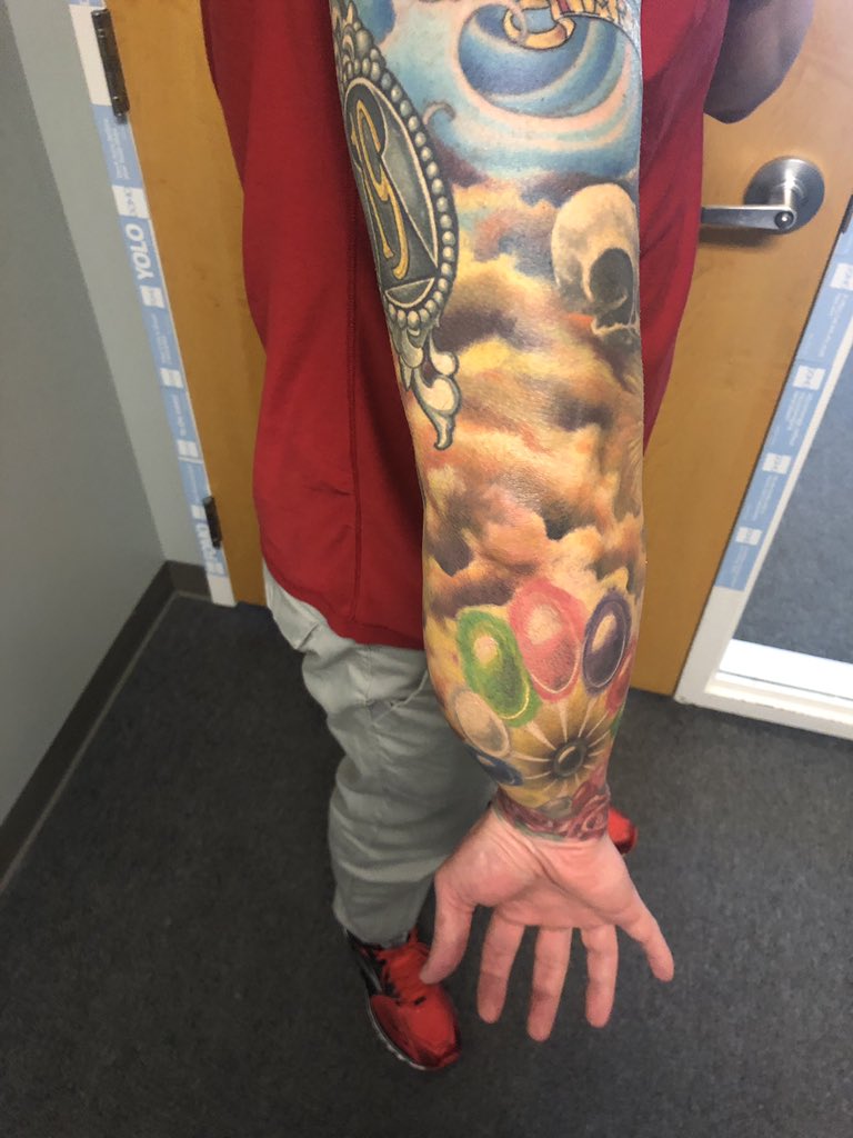 danjwells's tweet photo. Coop’s sleeve is done. He never cried off the Tower. Now bring on the Amazon series!!#standandbetrue #darktower #RichD @BigDeluxeTattoo @StephenKing https://t.co/hZe3Epqxgb
