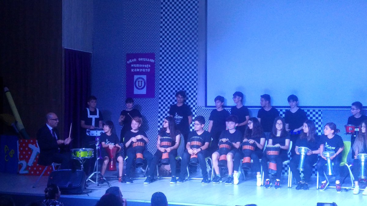Ortaokul öğrencilerimizin hazırlandığı Uğur'da Üreten Nesil Temalı yıl sonu gösterileri gerçekleşti.Emeği geçen tüm öğrencilerimize ve öğretmenlerimize teşekkür ederiz. 👏 #UgurluOlmak