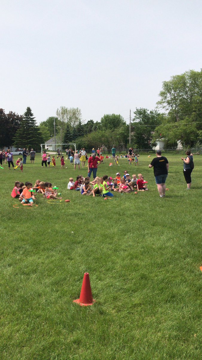 Our “Little Leaders” enjoying some outside time for Field Day at Pineview Elementary.