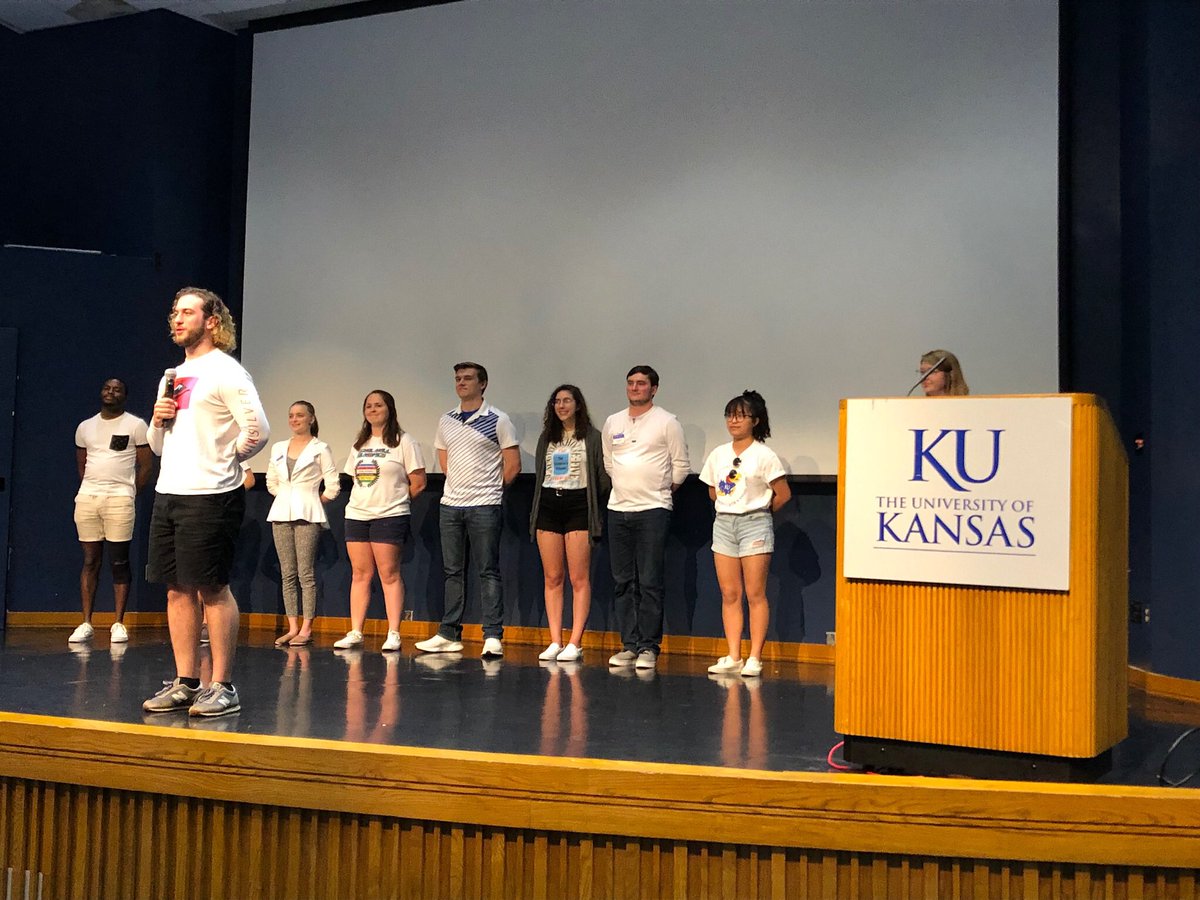 scrawpar's tweet image. Dropped in on a final OA practice this afternoon. This fantastic team is ready to welcome ⁦new Jayhawks! #kuorientation ⁦@NewJayhawks⁩