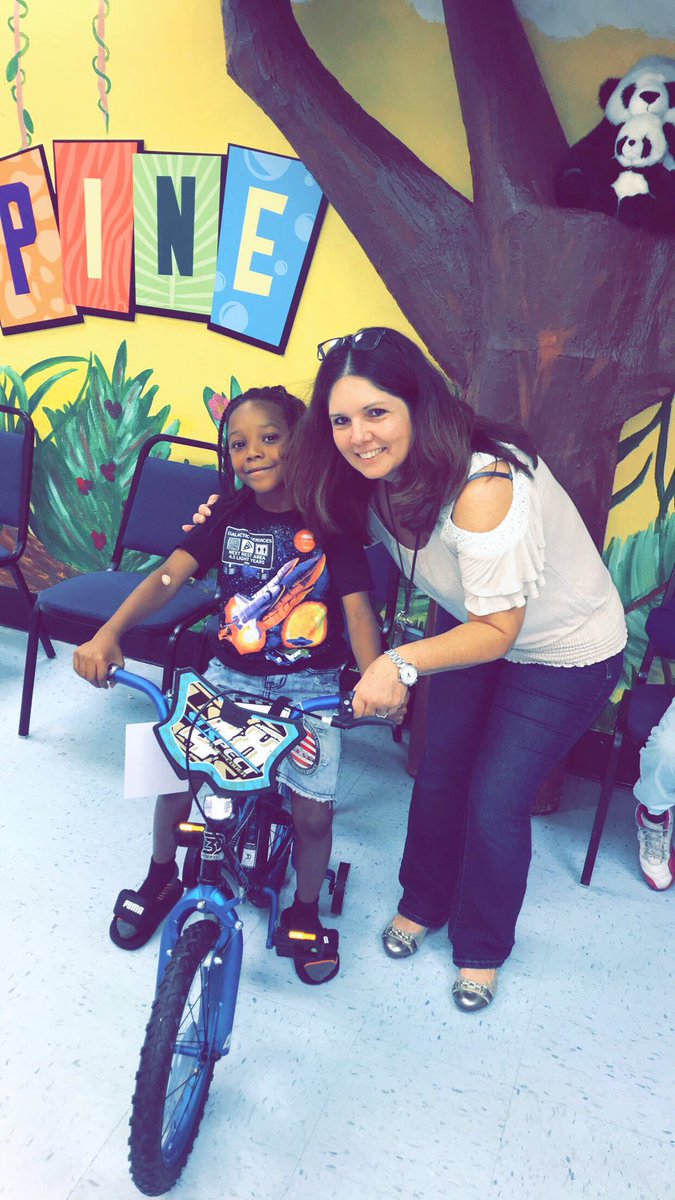 HelloKilla's tweet image. You missed your graduation today, but even when it seems all bad God is still good! As we were being discharged we got a call saying Caleb scored the HIGHEST in all of kindergarten at Pine Lake Elementary &amp;amp;&amp;amp; won a bike 🚲. You keep winning Caleb !! I LOVE U
CONGRATS GRAD 💪🏽♥️🎓