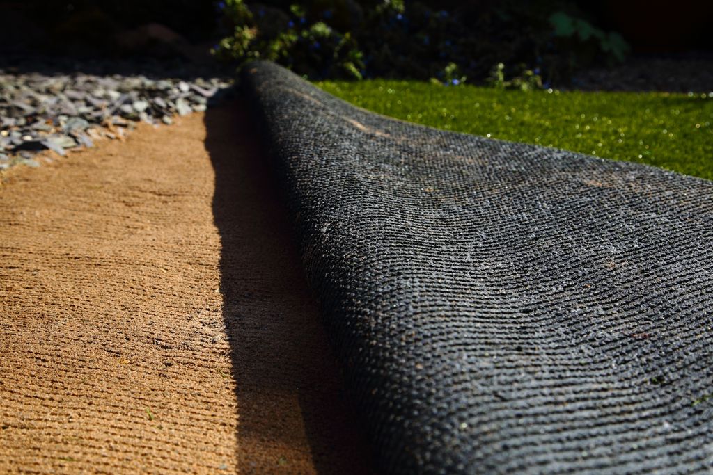 amvicoltd's tweet photo. We are one of the best artificial grass installers in the business. Let us help you with any artificial grass enquiries you may have this summer. Just 📞  us on 020 8050 4656. #amvico #amvicoltd #builder #construction #artificialgrass https://t.co/zJbdlGmeDi