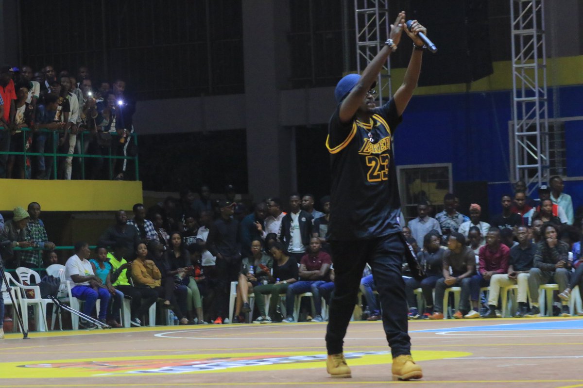 ferwabaRW's tweet photo. BIG IS BIG , @RidermanRiderzo @MTNRwanda #YOLOHOOPS #REGVPAT 🏀🏀🏀🏀🏀🏀 https://t.co/NiBj14zdQt