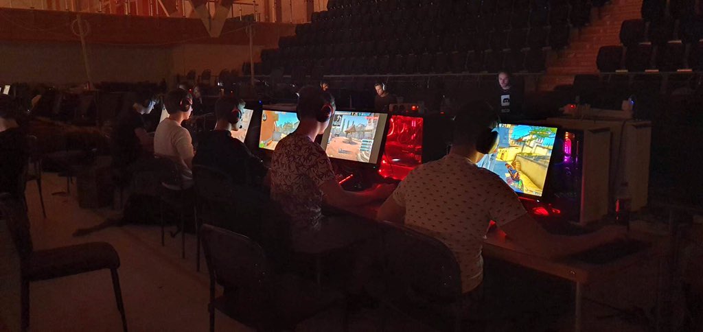 TeamViral tweet media