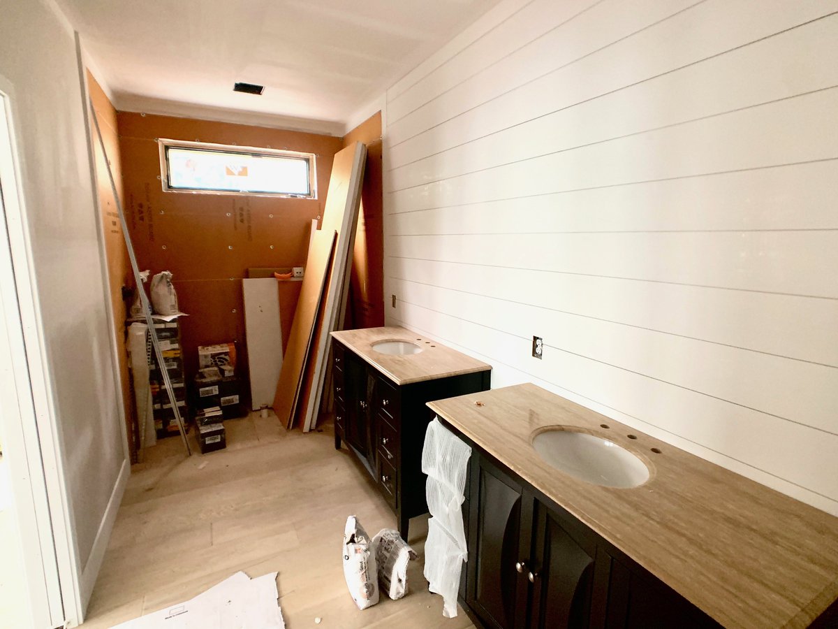 JohnMichaelHom1's tweet photo. Update on home on Upper Nashotah Lake home. @LPSmartSide exterior will be painted on-site. Shiplap for a beachy feel on the interior. #johnmichaelhomes #dreamdesignbuild #homebuilder #customhomes #customhomebuilder #newconstruction #design #generalcontractor #builder #contractor https://t.co/7QuBxM8GTA