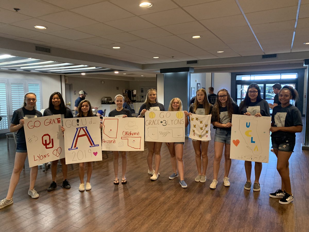 PamDepalma's tweet photo. Lil Saints are ready for the games tonight! @triplecrownspts @NCAAsoftball https://t.co/tuordNuCUo