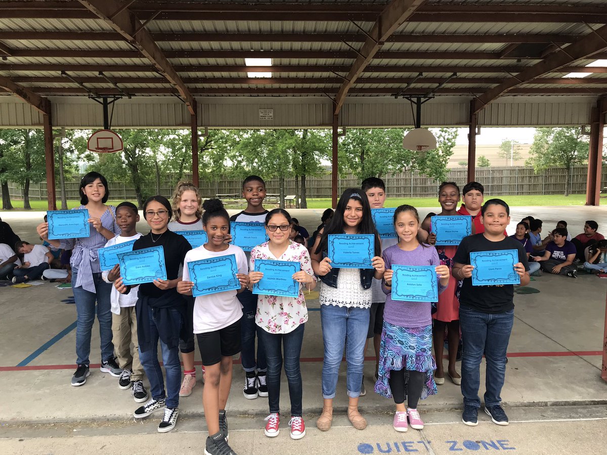 CedilloIleana's tweet photo. Lots to be proud of in 5th grade👏🏽💜👏🏽@glxrodrig @HE_Room501 @GwenL98 @HumbleISD_HE https://t.co/k3FjUWssqE