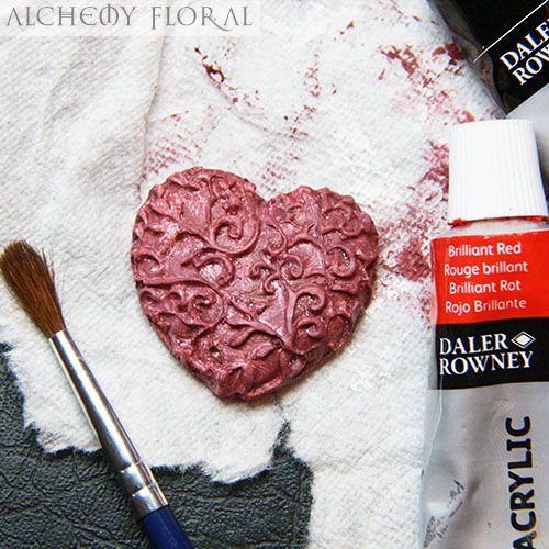 Alchemy_Floral's tweet photo. I'm currently painting up some things ready to make into jewellery and accessories! 💖
https://t.co/fynt6MXS03
.⠀
.⠀
#wip #workinprogress #crafting #art #etsyuk #gothjewelry #gothic #heart #crafter https://t.co/vS2ssGzx1M
