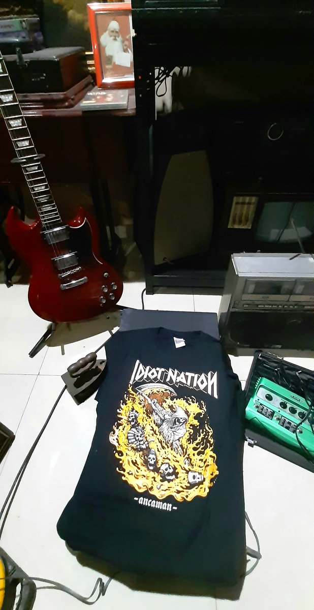 Idiot Nation tweet media