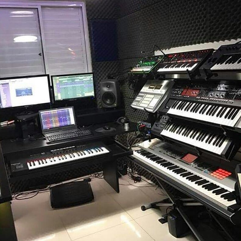 LoopArtists's tweet image. It's Friday! Have a great weekend and go download some free loops! loopartists.com