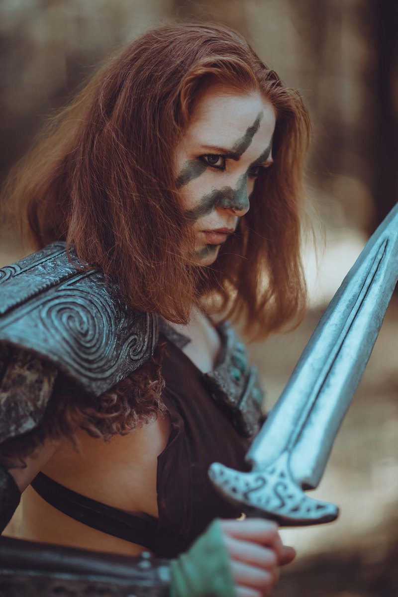 Monono_Creative's tweet photo. I know you love her as much es I do! 
Here is more Aela ❤
Photo by Kristallkind Artist
Cosplay made by me

#Bethesda #cosplay #Cosplayer 
#aelacosplay #Skyrim #tesv #elderscrolls #aelathehuntress 
#Aela #TESO #ElderScrollsOnline https://t.co/KdPyG8LCee https://t.co/0k6ezIuoqa