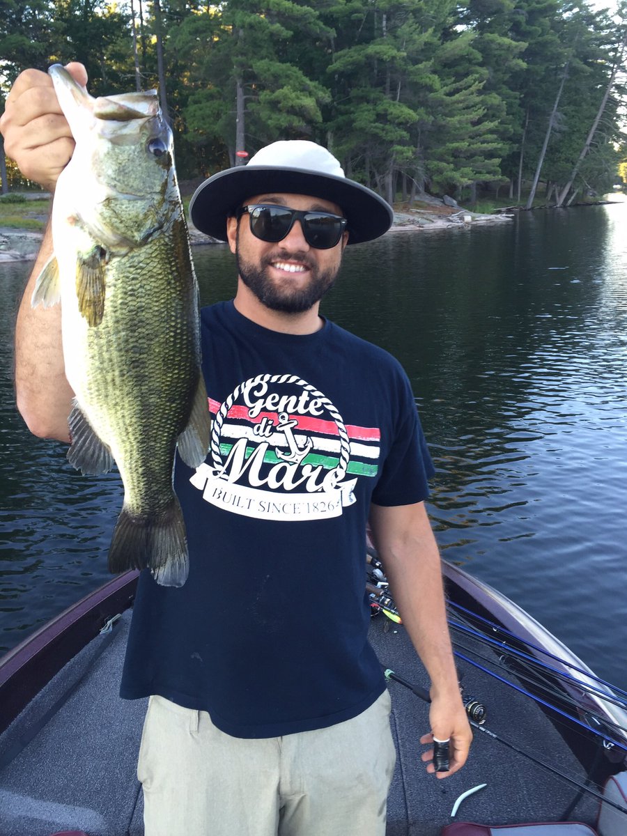 CorsoMma's tweet photo. @clintonjwood074 @GfromStaeFarm Not my first rodeo! Accidents happen. I fished the next day with that finger https://t.co/Q2mAUZP1ME