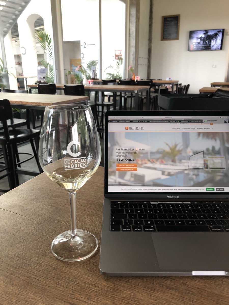 Ons vrijdagmiddag kantoor! #cacaofabriek #mooiweerenwijzittenbinnen