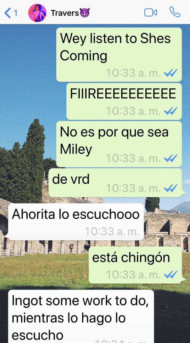 RenataBahena's tweet photo. Yo “justificando” que no me está cegando mi amor por ella, pero que en verdad el EP de @MileyCyrus esta chingón
(Obviamente si estoy cegada y obviamente también está chingón) 
#SheIsComingIsOutNow https://t.co/f3EmWDlJAi