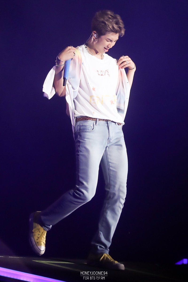 KlMNAMJON's tweet photo. RMPICS_twt :190525 LY:SY tour in São Paulo D1
📸 cr. HoneyJoonie94 #RM 💙💙
#BTSatAllianzParque BTS_twt https://t.co/5WAvv5hX4q