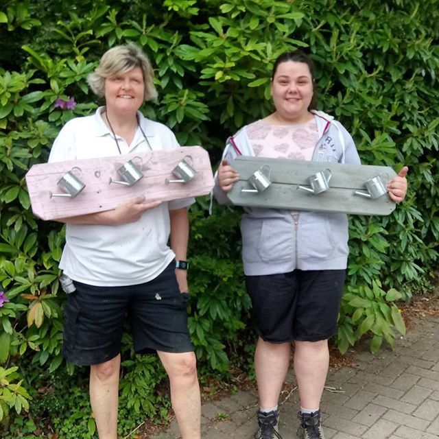 frankmoneal's tweet photo. RT https://t.co/f5pLO5ouRN Recycling at its best #newforestdayservice. This is jess and mandy. They've up cycled some miniature watering cans donated by @gingercateringcompany to make the… https://t.co/at14diktM7