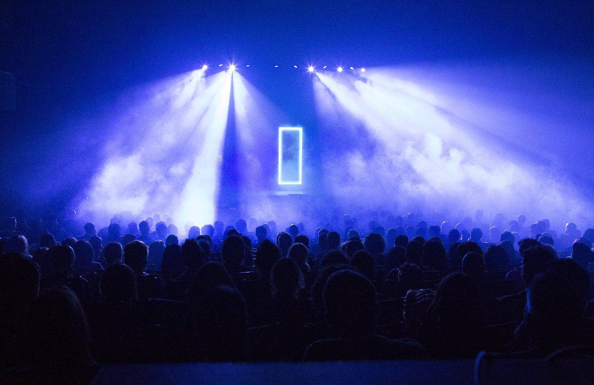 levfestival's tweet photo. Así fue el paso de @l_a_n_a_r_k por el Teatro de la Laboral la pasada edición del LEV, uno de los momentos
más épicos y alucinantes del Festival ⚡️⚡️⚡️
-
#LEV #LEVgijon @esBritish
-
Fotos: Elena de la Puente https://t.co/hGgZUpNxIo
