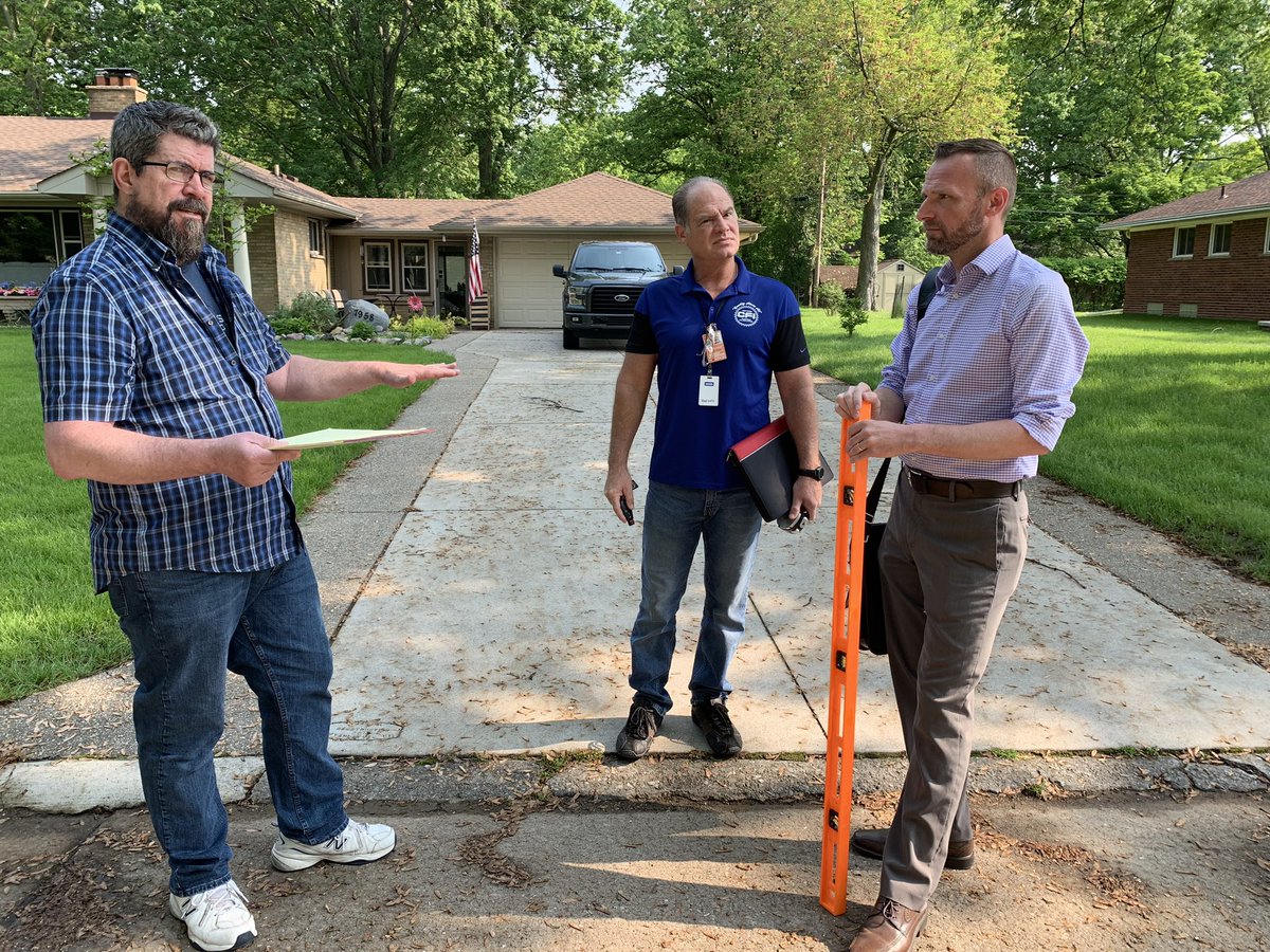 fedulchak's tweet photo. Amazing collaboration happening between @CertifiedFloor1 MGRs Jamie & Mike and @THDWoodhaven Dan! Thanks for the support from all sides to ensure our customers are taken care of🤝 #OneTeam #ProviderPartnership @t_renard_ @thdShannon https://t.co/Hah3uV03TW