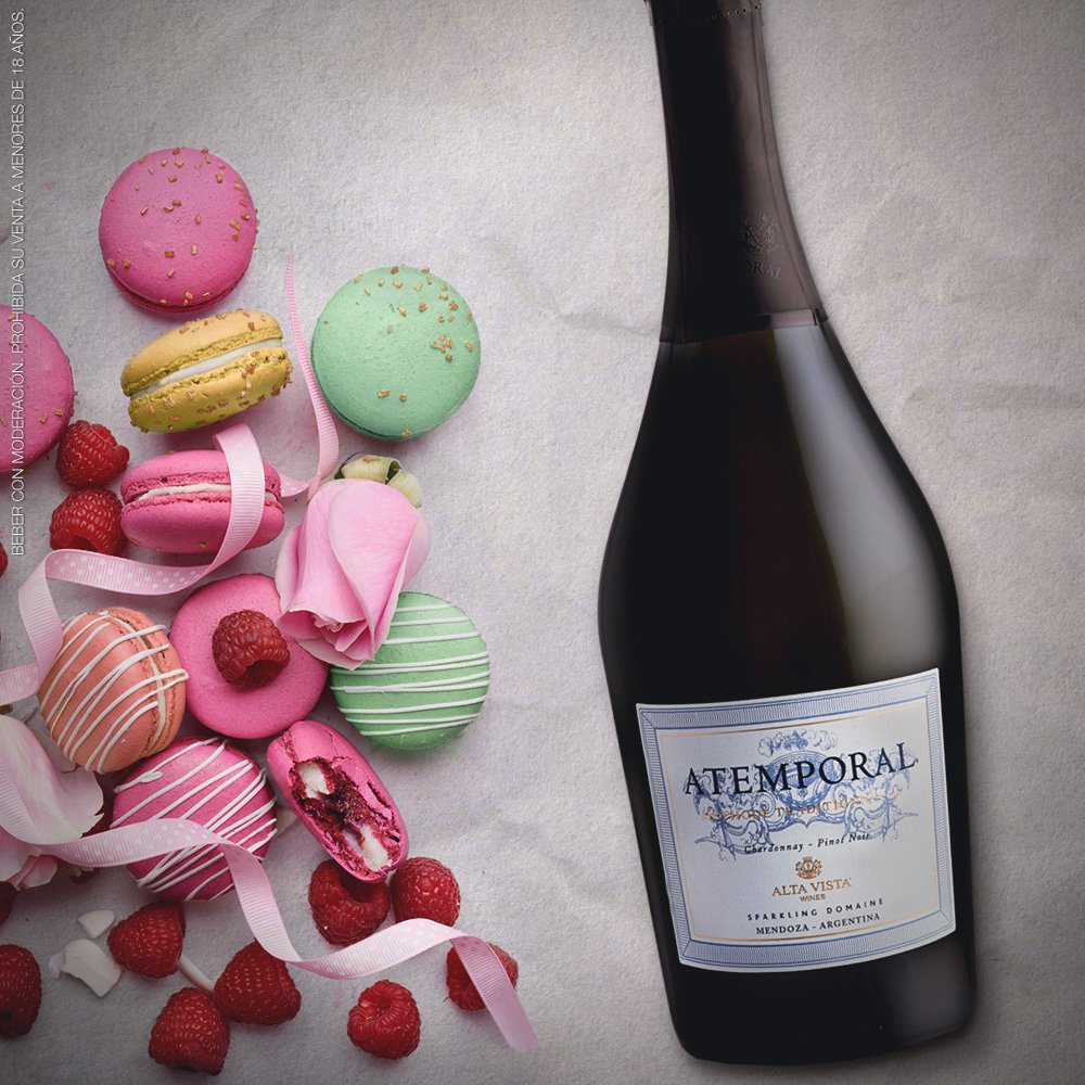 Atemporal Extra Brut está inspirado en nuestra herencia francesa, al mejor estilo de Champagne.
Tiene finas burbujas y una paleta de aromas tostados, que lo vuelven ideal para acompañar el postre. ¿Ya lo probaste?
.
#vivealtavista
#altavistawines #elevalaexperiencia