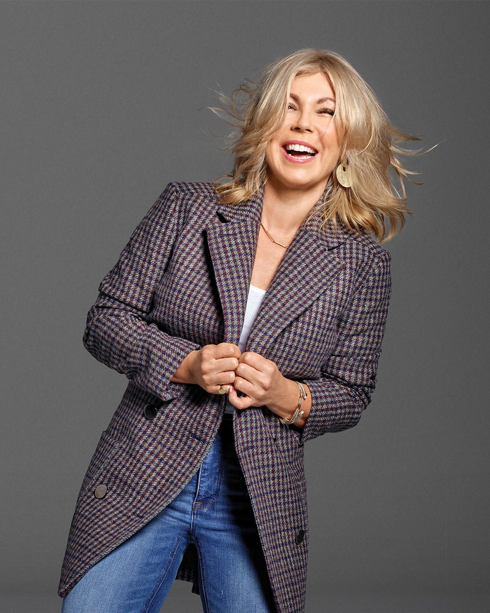 arbonne's tweet photo. “If we lock arms together, we cannot just change the future — we can mold the future. Your future starts today, it starts now, it starts in this moment.” Dana Collins, ENVP Keynote Speaker at GTC 2019 inspired us all with this important call to action. https://t.co/TUj0C76mih https://t.co/hevkU5sSQ6