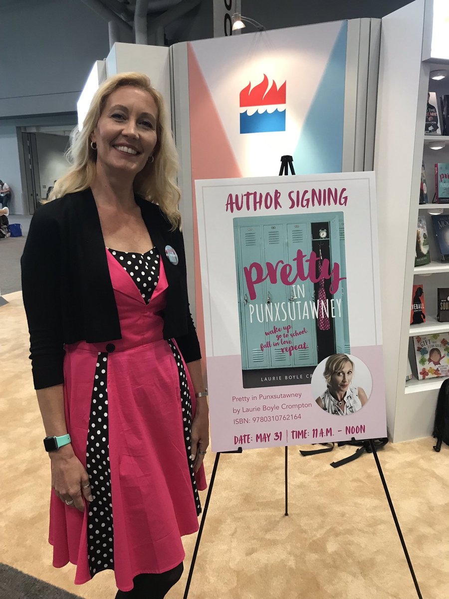 BlinkYABooks's tweet photo. It’s always a great day hanging out with #PrettyInPunx author @lbcrompton! #bookexpo #todayiswhatyoumakeit https://t.co/xOL5ohgH8R