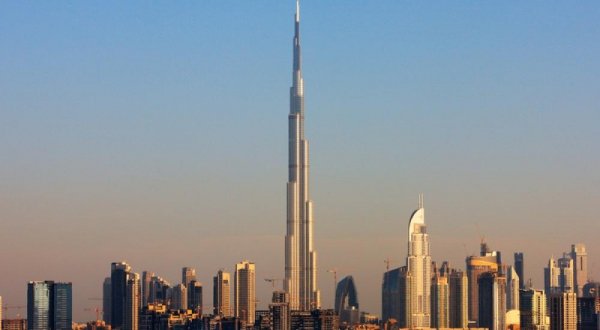 StructuralEngi's tweet photo. What is the maximum height a skyscraper can reach? #Skyscraper #Maximumheight #Engineeringchallenge #BurjKhalifa #Oscillation #Windforces #Operability #Materialwaste #EnvironmentalimpactofBuildings https://t.co/eUpKSm6GVd https://t.co/4uo2IhH43J
