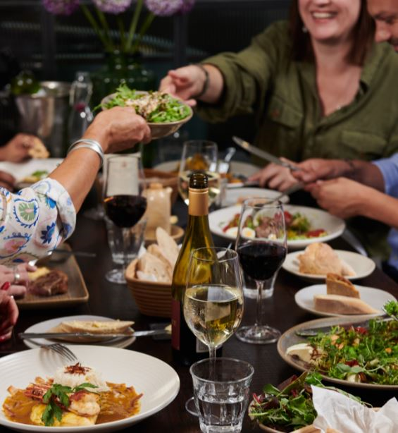Who doesn't love a traditional Sunday Roast with all the trimmings? Choose from our Cornish Roast Beef, Lamb, or Pork Sirloin, with unlimited veggies, and combine with a starter, or dessert for just £20! Or enjoy all 3 for just £25! Book your table today! buff.ly/2vtejTr