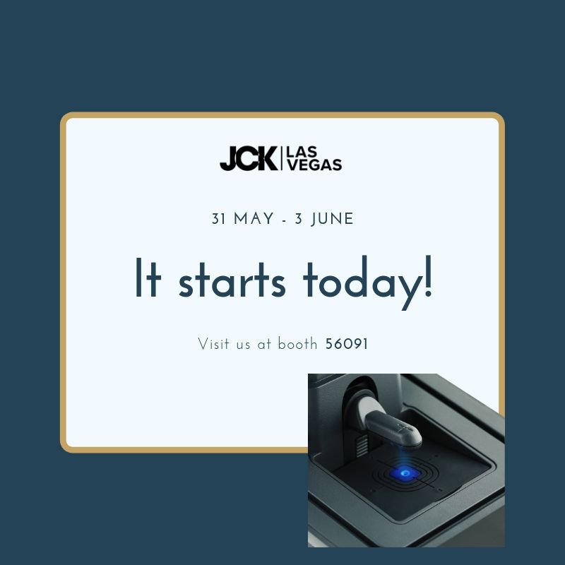 askPresidium's tweet photo. We’re here at @JCKEvents and ready to welcome our guests on booth 56091. Discover our profile via the JCK website and head over to find out about the gemological tech essentials you need. #JCKEvents #JCKLasVegas
https://t.co/eD7cKYEtHq https://t.co/qNCL4w59EJ
