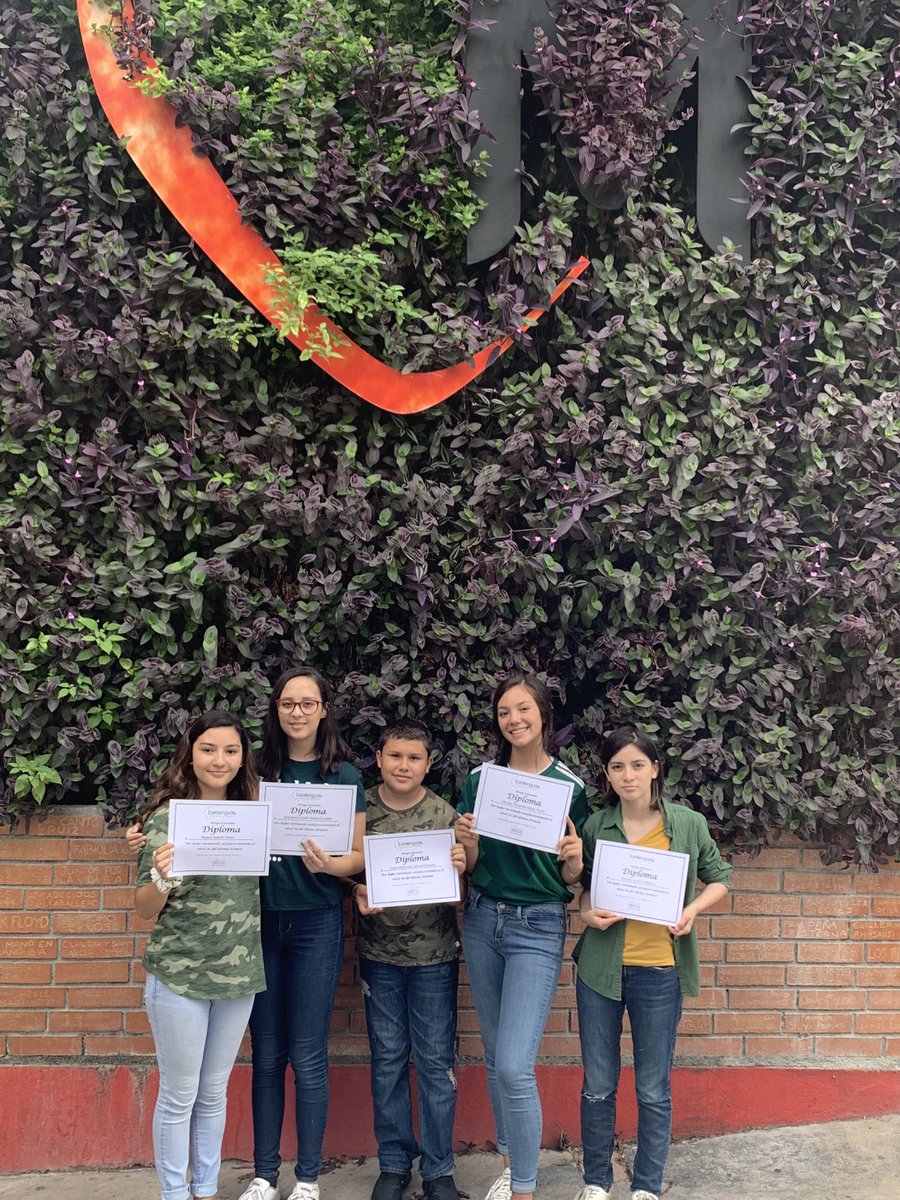 Felicitamos a los alumnos de Primaria y Secundaria que concluyeron satisfactoriamente el Nivel A1 de los idiomas alemán o francés impartidos por la academia Eurolenguas durante las actividades vespertinas (AVES) de nuestro colegio.
#InstitutoMater
#WeAreSacredHeart
