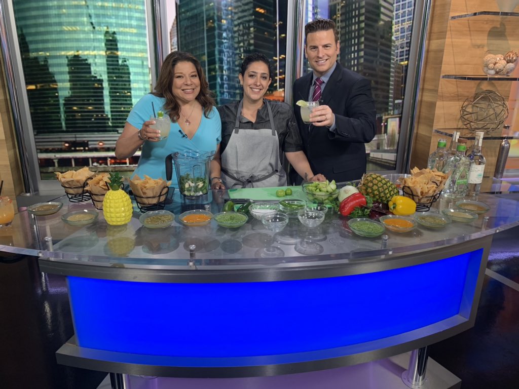 When you make fresh salsa and margaritas: It’s #NationalSmileDay! With Executive Chef Marissa Tuñon and <a href="/AnitaPadilla32/">ANITA PADILLA TV</a>, <a href="/FOX32Scott/">Scott Schneider</a> at <a href="/fox32news/">FOX 32 News</a> 😀