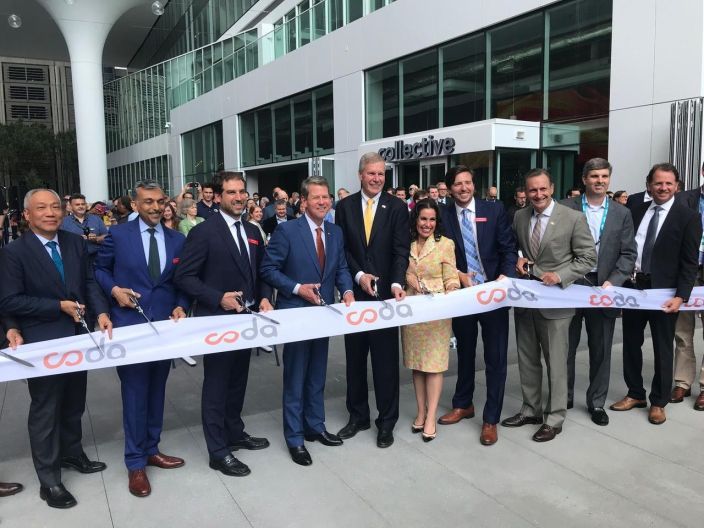 SaportaReport's tweet image. #MariaSaporta shares some images from the #ribboncutting for #CODATechSquare - a research and office hub designed by @JPortmanAssoc and developed by @PortmanRE 
buff.ly/2EyiW4b