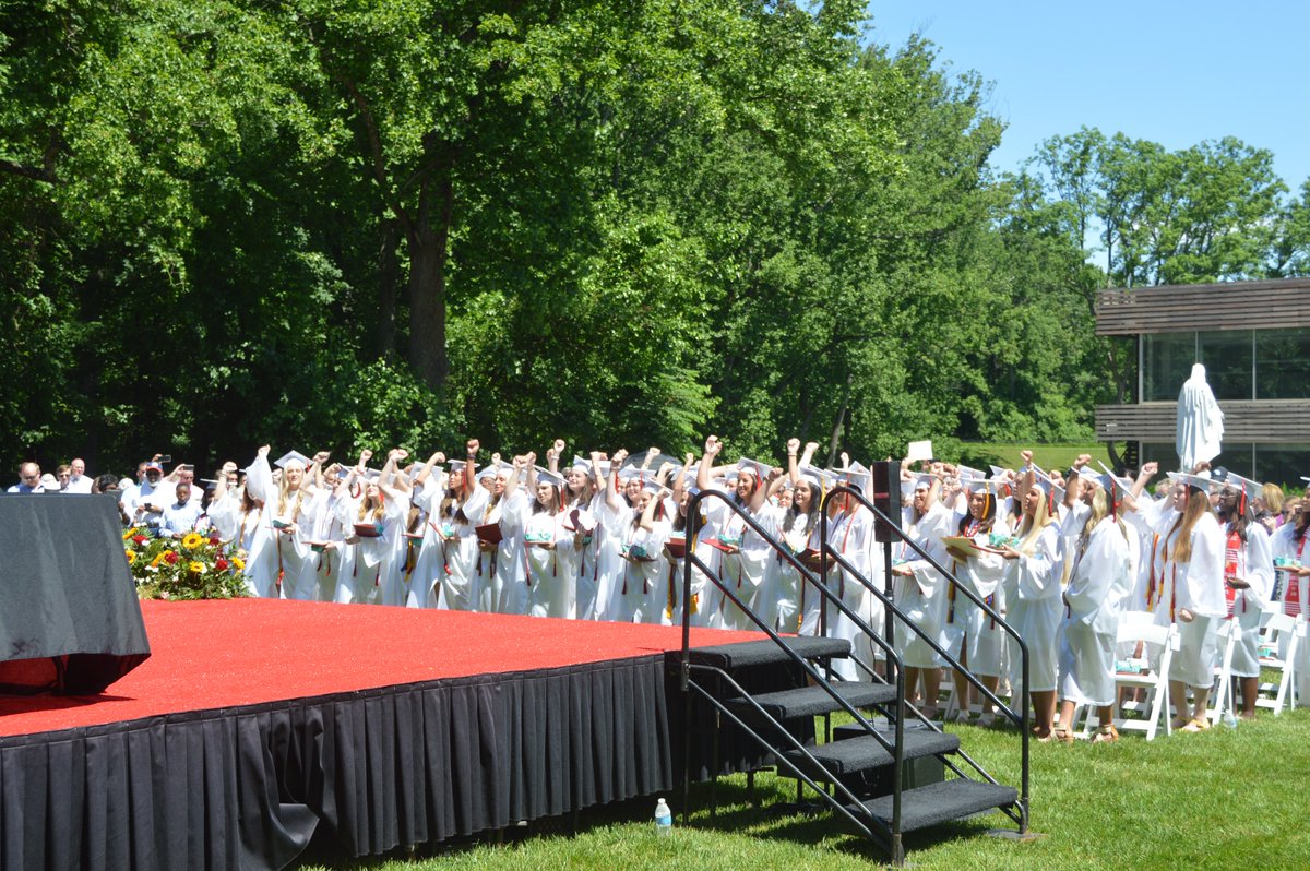 Congrats to the 76 members of the #Classof2019, who graduated from Maryvale during a picturesque ceremony in front of the beloved Castle. We will miss this spirited, talented and kind group of girls. Special thanks to the Girl Scouts for the treat! #CollegeBound #SeniorScouts