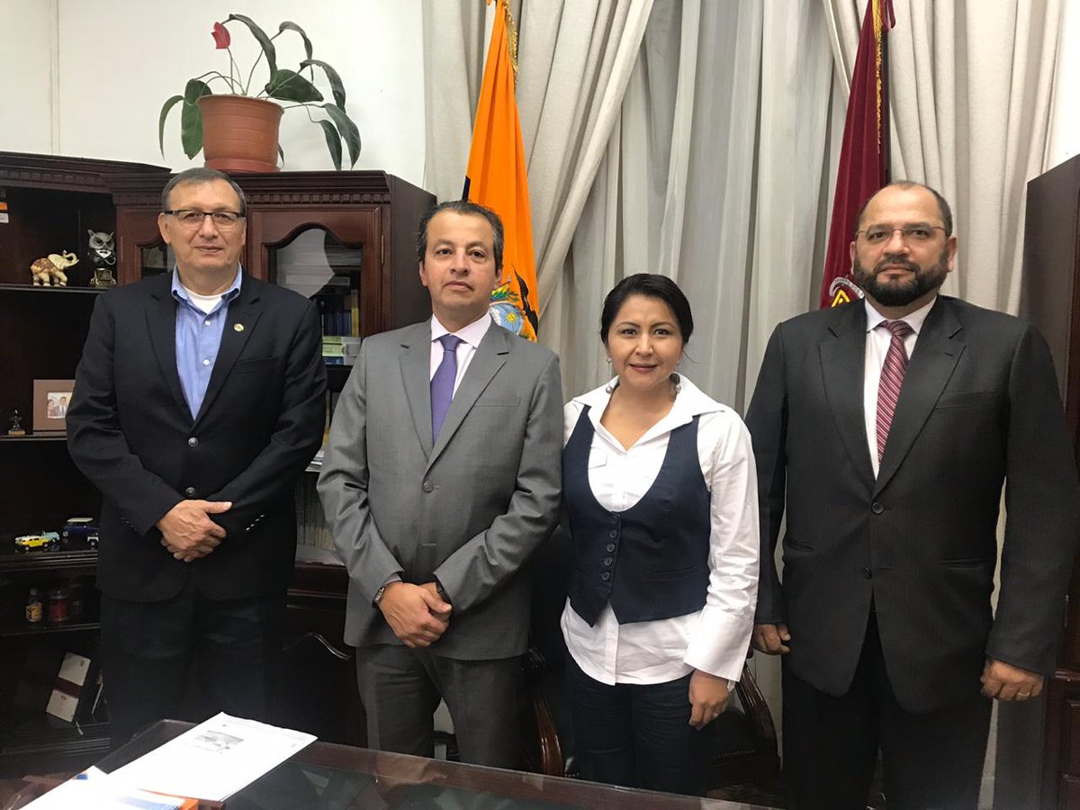 XimenaPena1's tweet photo. Realizamos una reunión con el @ColAbogAzuay Dr. #EduardoMoreno, miembro del Tribunal de Honor del #CAA, Dr. #PabloValverde, presidente de la #CorteJusticiaAzuay y el Dr. #GustavoAlmeida, presidente del #CAA, para tratar proyectos y reformas que se debatirán en @JusticiaAN https://t.co/TRPjm0J9cl